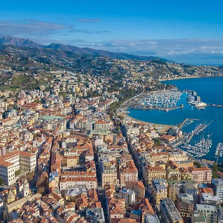 Apartment Casa Miraflores - Sanremo Wifi A/C - Happy Rentals *